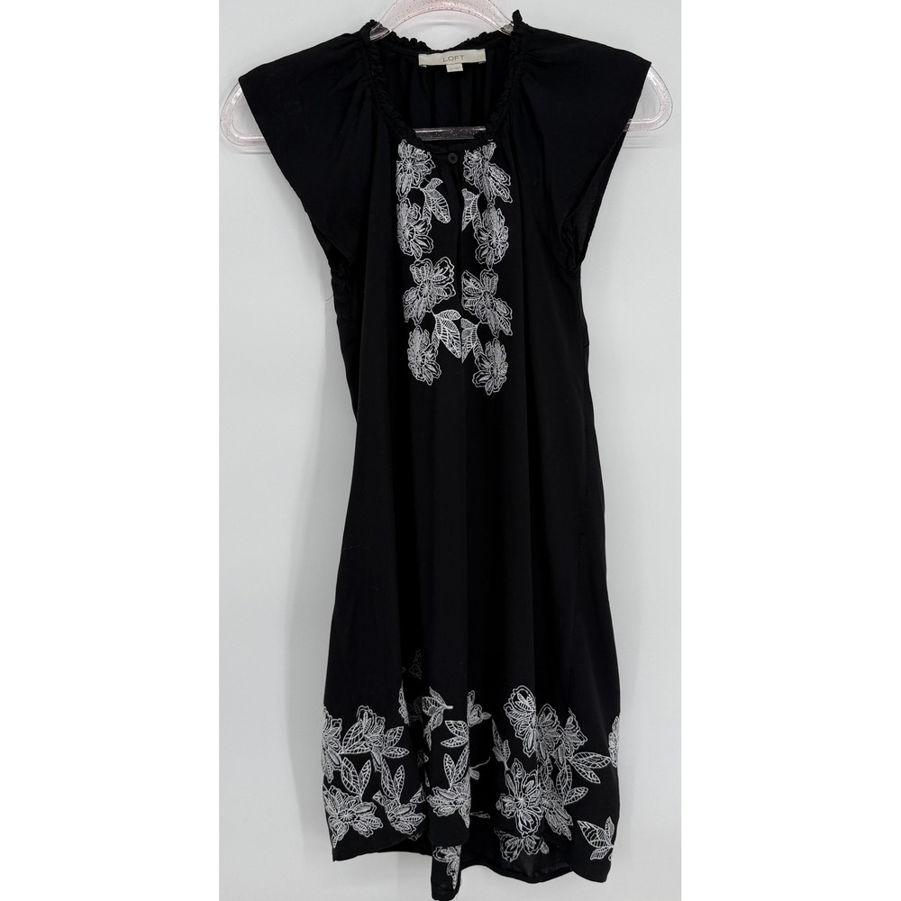 LOFT Womens Black White Floral Embroidered Rayon Shift Dress Cap‎ Sleeve Sz XS